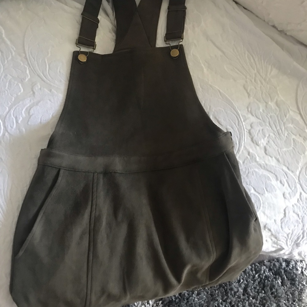 Kittenish Jessie James Decker overalls - Picture 3 of 3